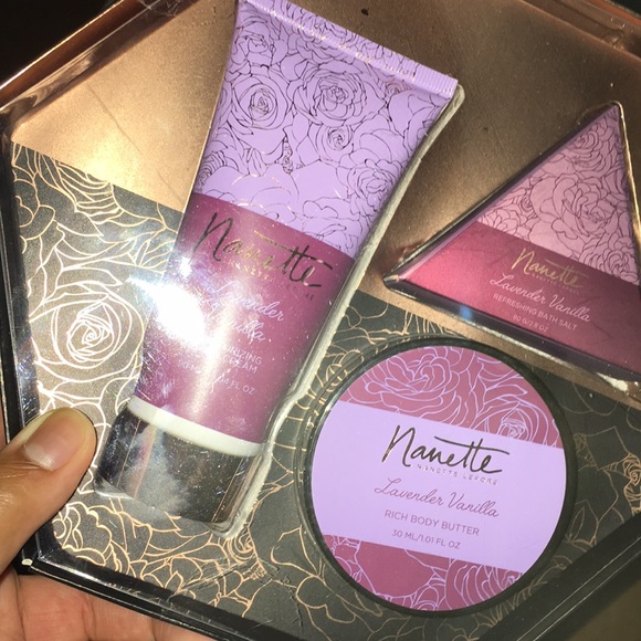 Iam Selling body lotion - Picture 7 of 8